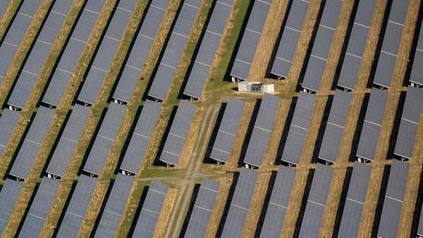 Päikesepark maal. Foto: theotherkev / pixabay.com