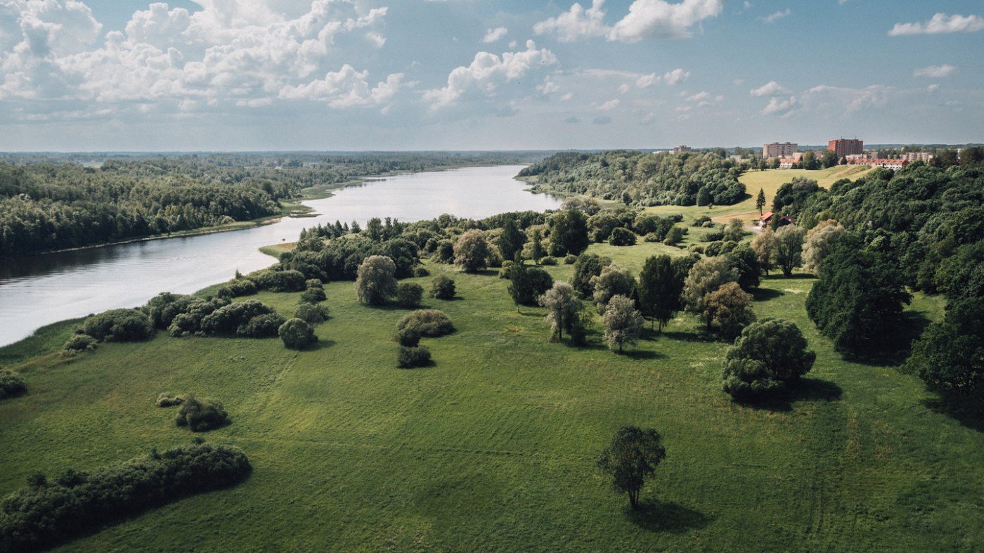 Jõeäärne maastik Viljandimaal